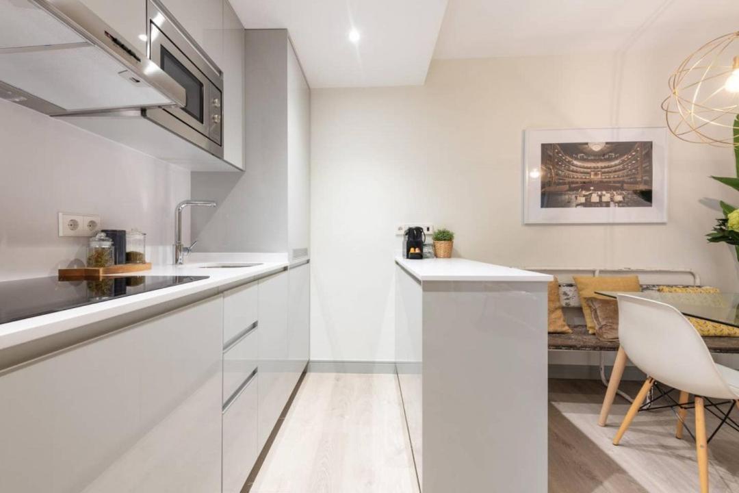 Sophisticated Brand New Flat Appartement Madrid Buitenkant foto